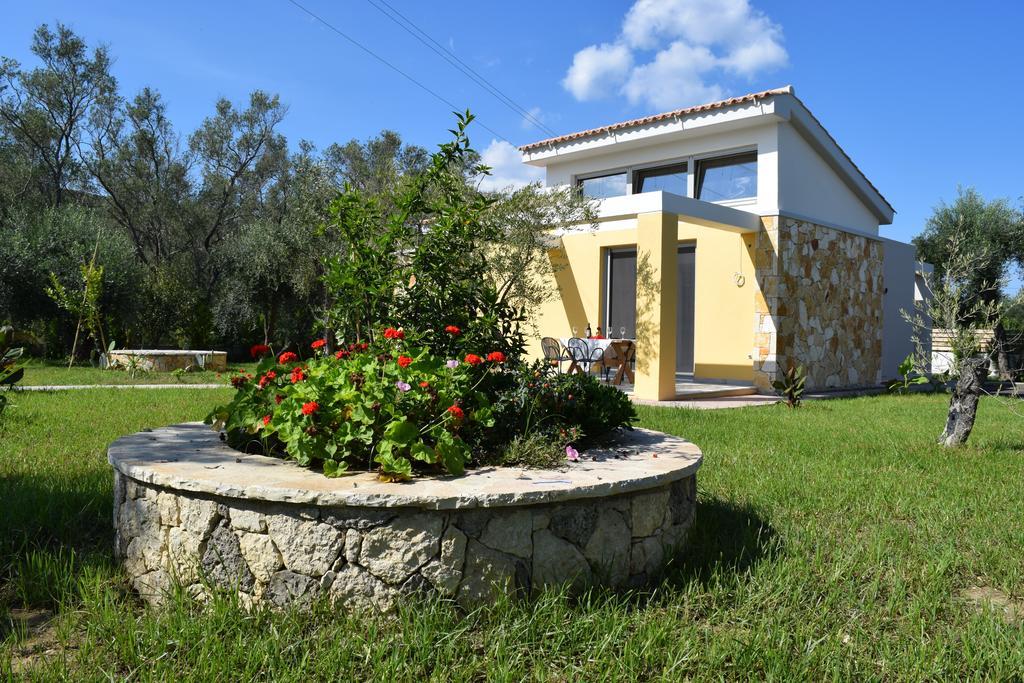 Three Stars Luxury Villas Moraitika Exteriör bild