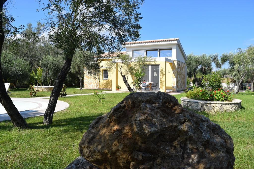 Three Stars Luxury Villas Moraitika Exteriör bild