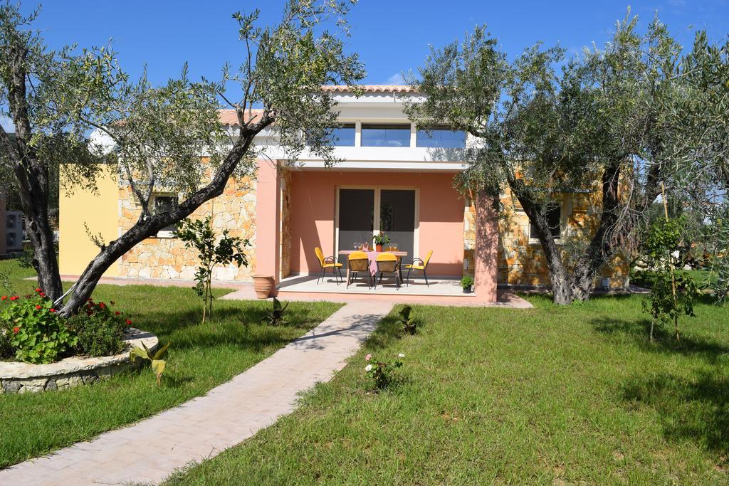 Three Stars Luxury Villas Moraitika Exteriör bild
