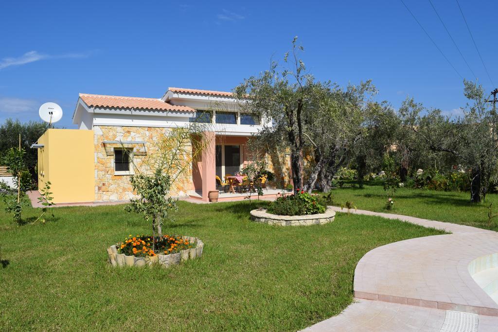 Three Stars Luxury Villas Moraitika Exteriör bild