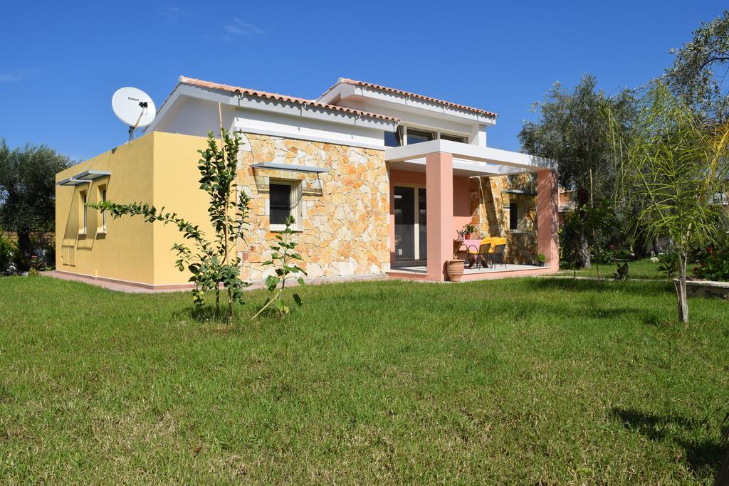 Three Stars Luxury Villas Moraitika Exteriör bild