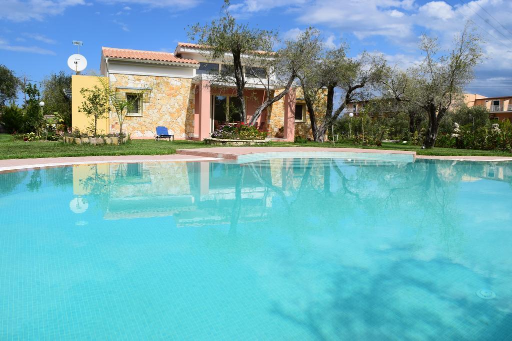 Three Stars Luxury Villas Moraitika Exteriör bild