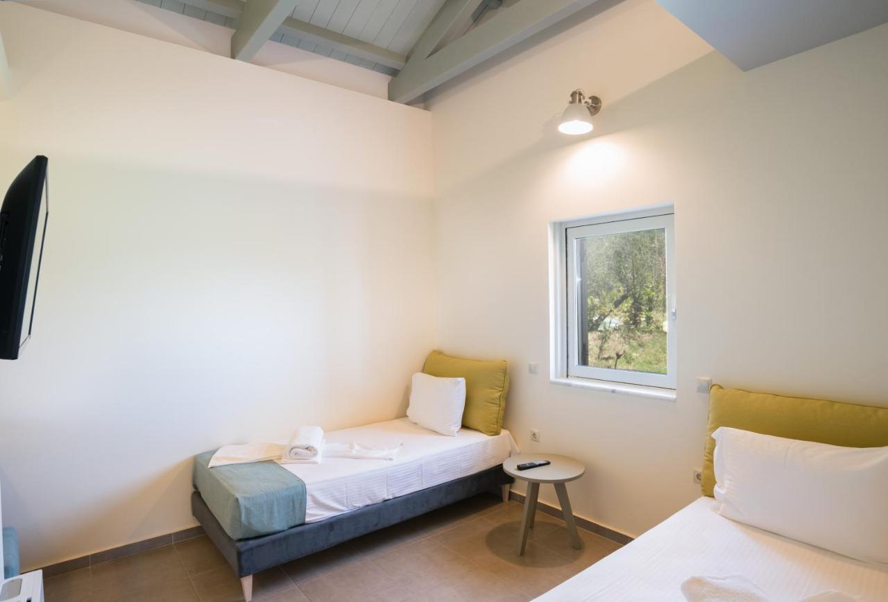 Three Stars Luxury Villas Moraitika Exteriör bild