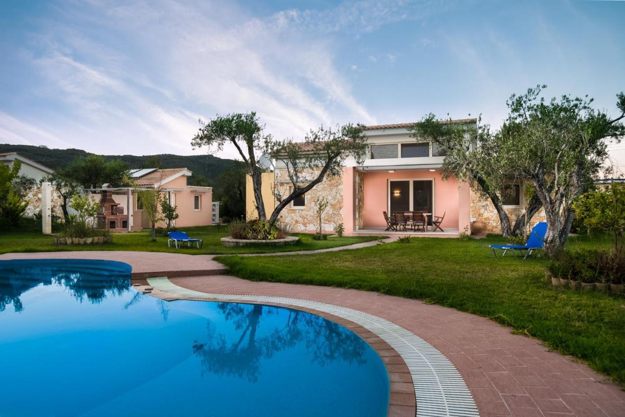 Three Stars Luxury Villas Moraitika Exteriör bild